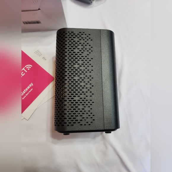 T-Mobile/MetroPCS ARC KVD21 5G Home Internet WI-FI Gateway in Black - Picture 5 of 10
